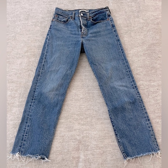 Levi's Wedgie Straight Denim Jeans in Love Triangle Size 27 - Picture 3 of 7